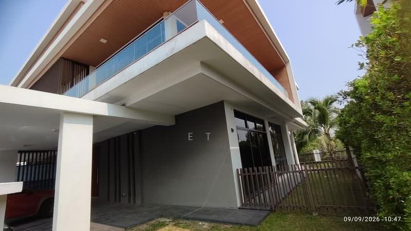 Semi-Detached House for Sale in Kota Kemuning (Shah Alam) - ET Cheah - Front & Side View - PropertyGuru.com.my