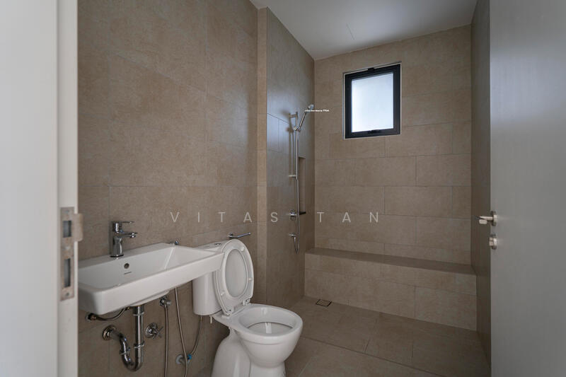Semi-Detached House for Sale in Shah Alam (Selangor) - Vitas Tan - Bathroom - PropertyGuru.com.my