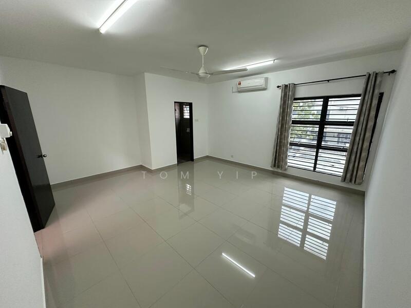 2-storey Terraced House for Sale in Rawang (Selangor) - Tom Yip - Living Room - PropertyGuru.com.my