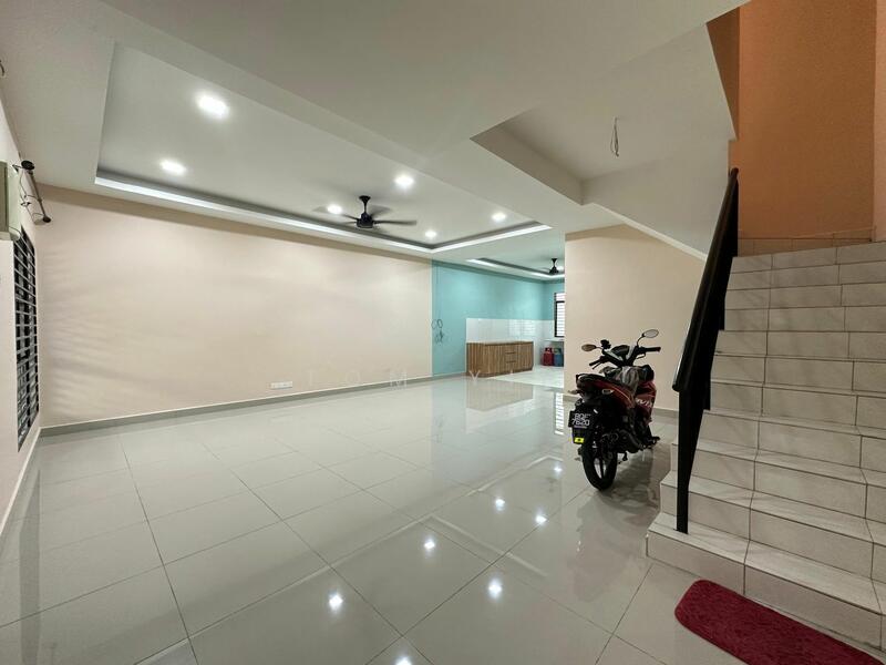 2-storey Terraced House for Sale in Rawang (Selangor) - Tom Yip - Living Room - PropertyGuru.com.my