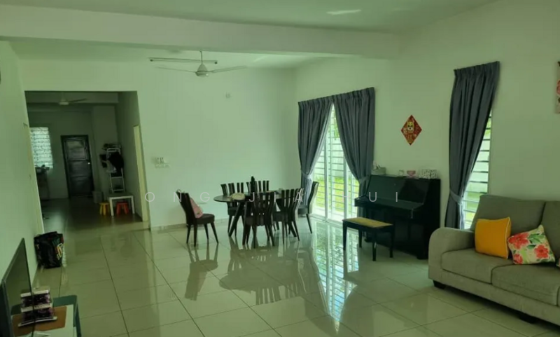 2-storey Terraced House for Sale in Bandar Sri Sendayan (Negeri Sembilan) - Ong Jia Hui - Living Room - PropertyGuru.com.my