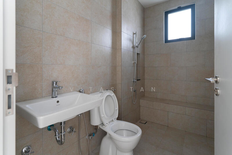 Semi-Detached House for Sale in Shah Alam (Selangor) - Vitas Tan - Bathroom - PropertyGuru.com.my