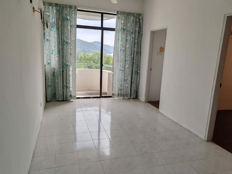 Kondominium untuk Dijual di Ferringhi Delima Condominium - Pen Teo - Living Room  - PropertyGuru.com.my