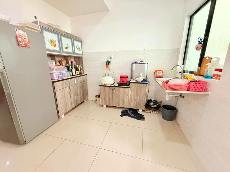 2-storey Terraced House for Sale in Taman Seri Austin (Tebrau) - Annie Chai - Kitchen - PropertyGuru.com.my