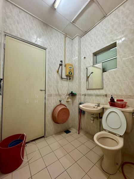 2-storey Terraced House for Sale in Bukit Jelutong (Shah Alam) - Nahathir Shahabudin - Bathroom - PropertyGuru.com.my