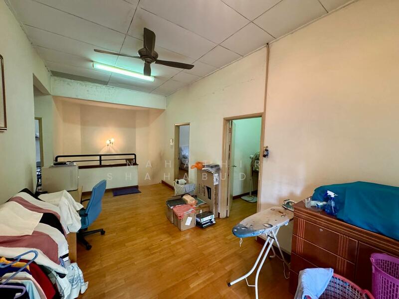 2-storey Terraced House for Sale in Bukit Jelutong (Shah Alam) - Nahathir Shahabudin - Living Room - PropertyGuru.com.my