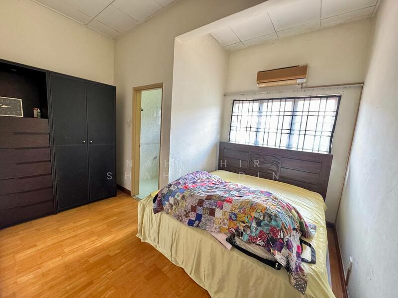 2-storey Terraced House for Sale in Bukit Jelutong (Shah Alam) - Nahathir Shahabudin - Bedroom - PropertyGuru.com.my