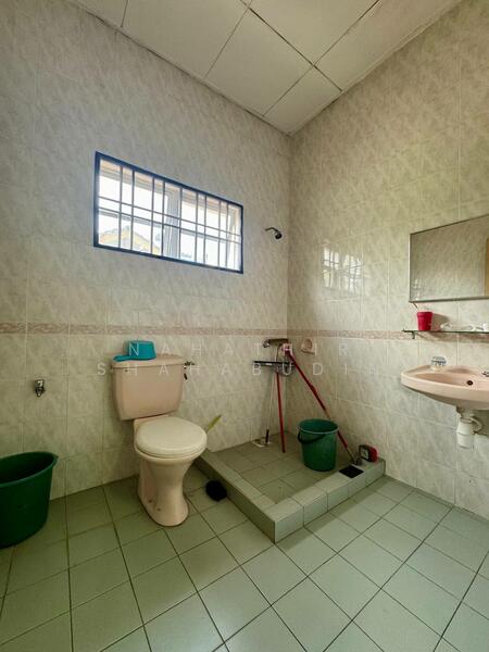 2-storey Terraced House for Sale in Bukit Jelutong (Shah Alam) - Nahathir Shahabudin - Bathroom - PropertyGuru.com.my