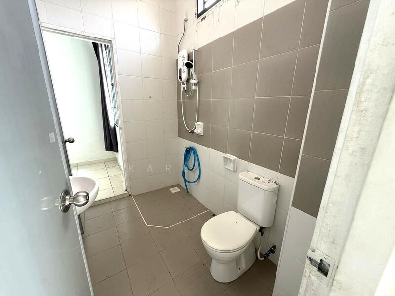 2-storey Terraced House for Sale in Nusa Sentral (Iskandar Puteri (Nusajaya)) - Karl Lim - Bathroom - PropertyGuru.com.my