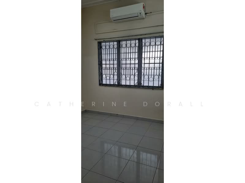 1-storey Terraced House for Sale in Sea Park (Petaling Jaya) - Catherine Dorall - Bedroom - PropertyGuru.com.my