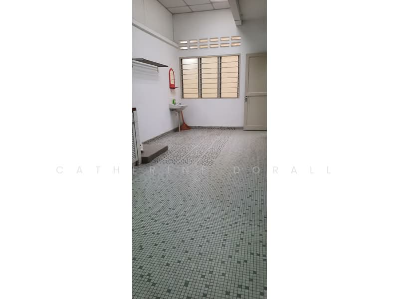 1-storey Terraced House for Sale in Sea Park (Petaling Jaya) - Catherine Dorall - Kitchen - PropertyGuru.com.my
