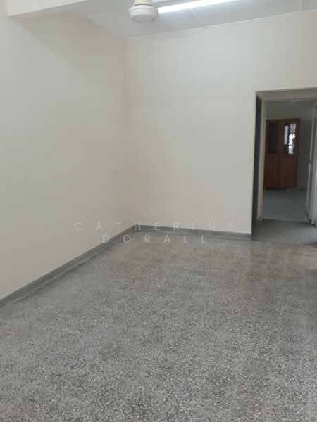 1-storey Terraced House for Sale in Sea Park (Petaling Jaya) - Catherine Dorall - Interior - PropertyGuru.com.my