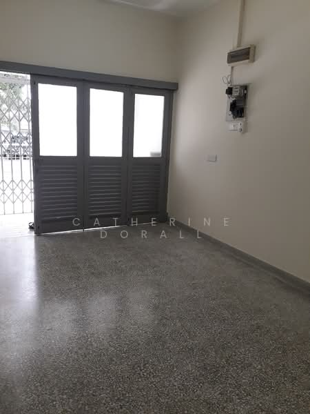 1-storey Terraced House for Sale in Sea Park (Petaling Jaya) - Catherine Dorall - Living - PropertyGuru.com.my