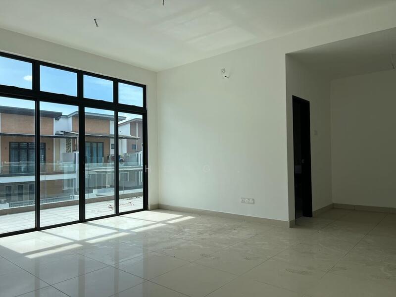 2-storey Terraced House for Sale in Bandar Cemerlang (Ulu Tiram) - Hong . - Living Room - PropertyGuru.com.my