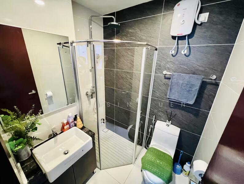 Condominium for Sale at Royal Strand @ Country Garden Danga Bay - Puah Sin Yuen - Bathroom - PropertyGuru.com.my