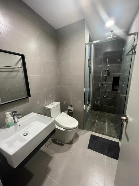 Servis Apartment untuk Disewa di Sunway Belfield - Rony Yeo - Bathroom - PropertyGuru.com.my