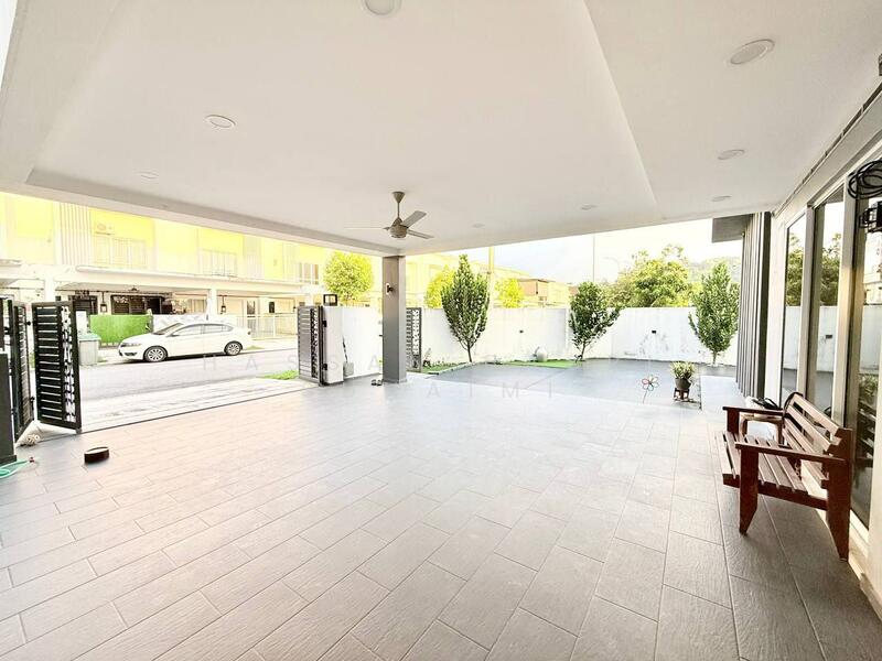 Rumah Teres untuk Dijual di Bandar Sri Sendayan (Negeri Sembilan) - Hassan Basri Suhaimi - Exterior - PropertyGuru.com.my