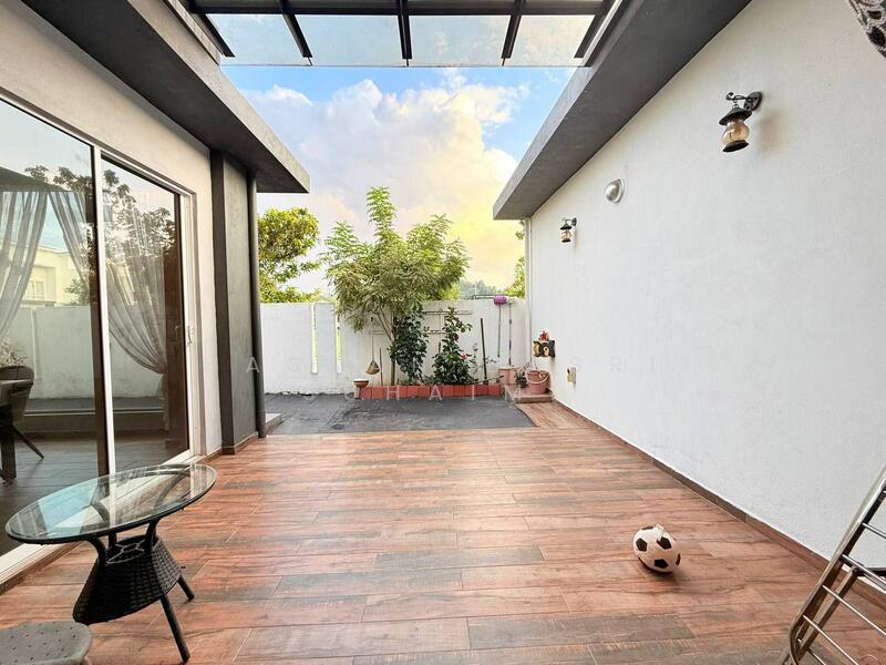 Rumah Teres untuk Dijual di Bandar Sri Sendayan (Negeri Sembilan) - Hassan Basri Suhaimi - Exterior - PropertyGuru.com.my