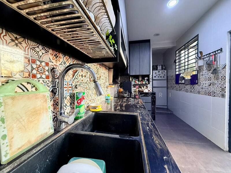 Rumah Teres untuk Dijual di Bandar Sri Sendayan (Negeri Sembilan) - Hassan Basri Suhaimi - Kitchen - PropertyGuru.com.my