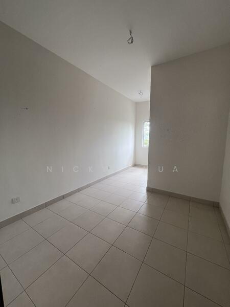 2-storey Terraced House for Sale in Iringan Bayu (Seremban) - Nicky Chua - PropertyGuru.com.my