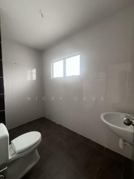 2-storey Terraced House for Sale in Iringan Bayu (Seremban) - Nicky Chua - PropertyGuru.com.my