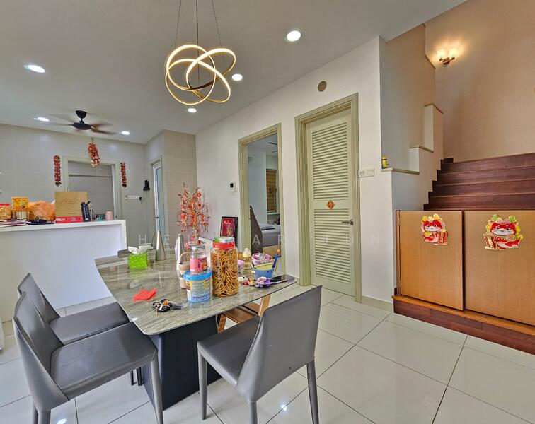 Semi-Detached House for Sale in Bandar Sungai Long (Selangor) - Hei Kar Jun - Dining Room - PropertyGuru.com.my