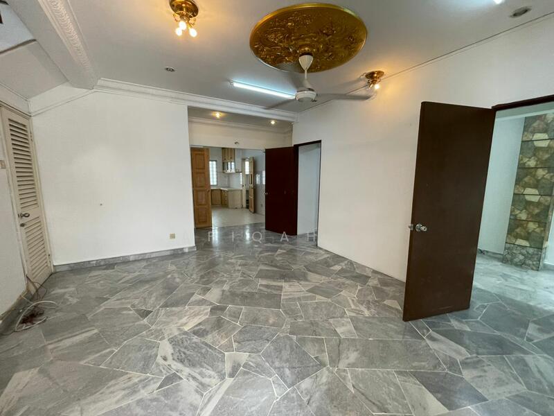 2-storey Terraced House for Sale in Usj 14 (Subang Jaya) - Afiqah . - Living Room - PropertyGuru.com.my
