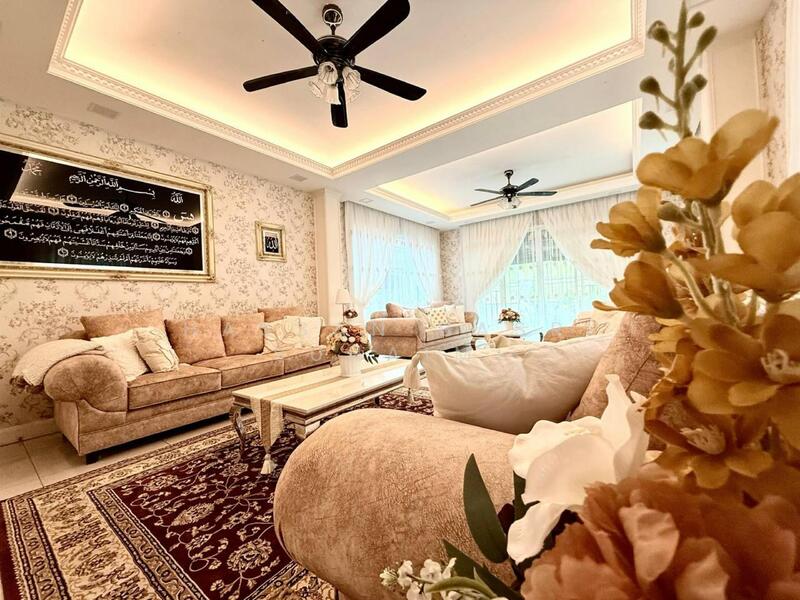 Bungalow for Sale in Taman Bukit Kepayang (Bukit Kepayang) - Hassan Basri Suhaimi - Living Room - PropertyGuru.com.my