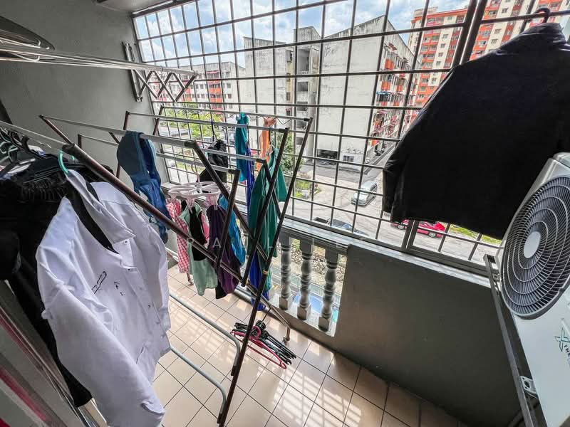Pangsapuri untuk Dijual di Sri Camellia - Paul Lee - Balcony - PropertyGuru.com.my