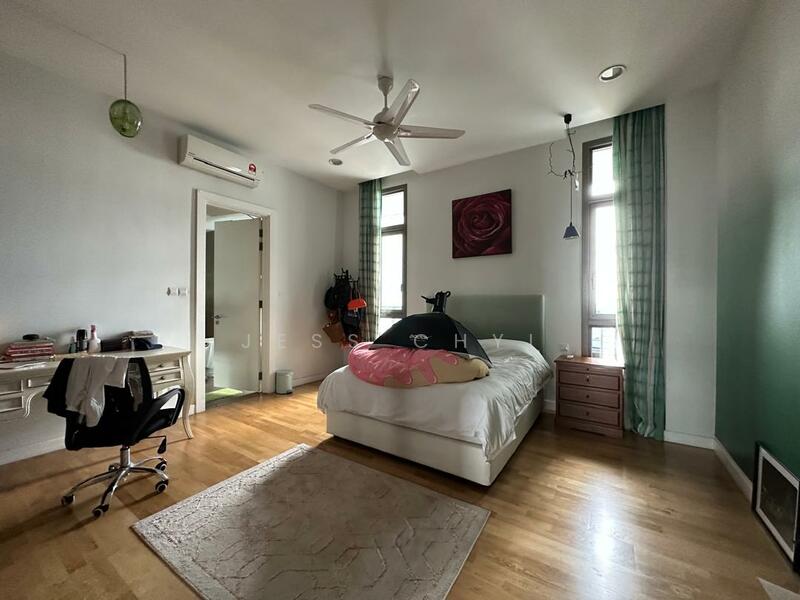 Kondominium untuk Dijual di Condominium @ The Troika - Jess Chyi - Bedroom - PropertyGuru.com.my