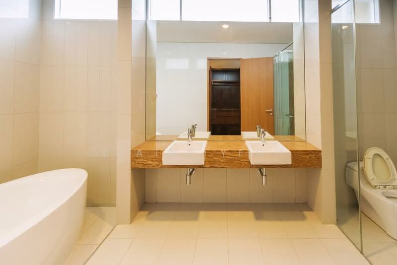 Condominium for Rent at 8 Gurney (The Shore Condominium) - Elaine Yeoh - Bathroom - PropertyGuru.com.my