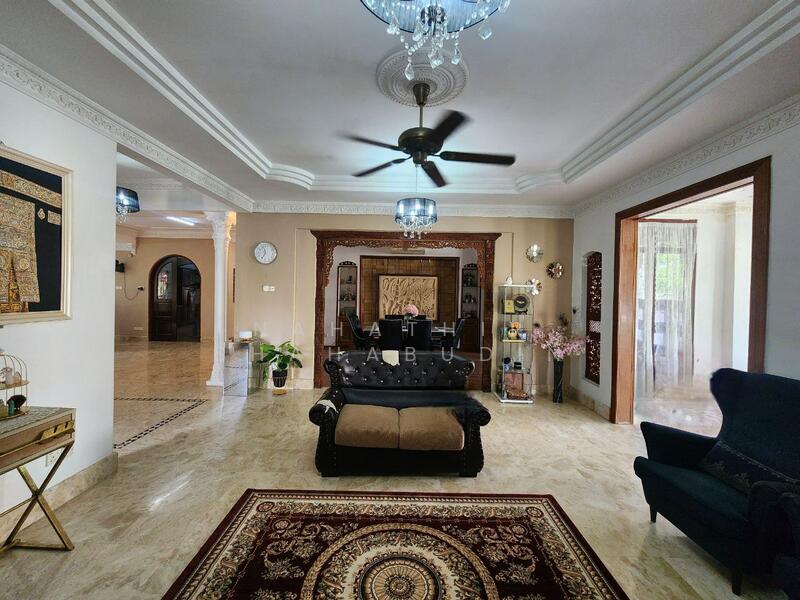 Bungalow for Sale in Bukit Jelutong (Shah Alam) - Nahathir Shahabudin - Living Room - PropertyGuru.com.my