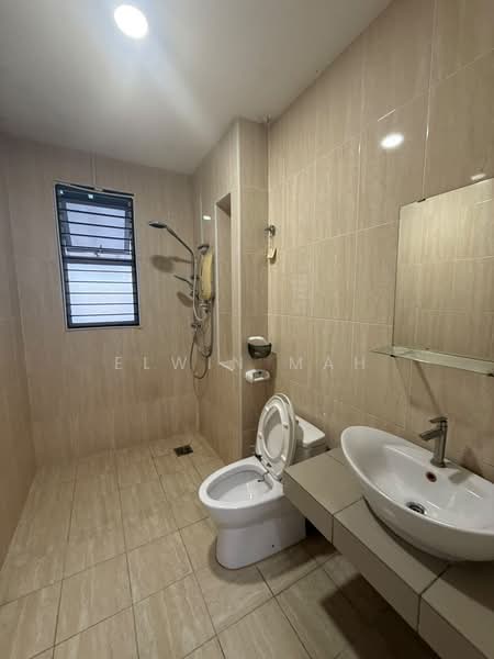2-storey Terraced House for Sale in Kota Emerald (Rawang) - Elwin Mah - Bathroom - PropertyGuru.com.my