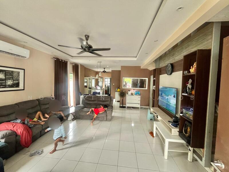 2-storey Terraced House for Sale in Seksyen U13 (Setia Alam) - Noor Aini Bt Ayob - Living Room - PropertyGuru.com.my