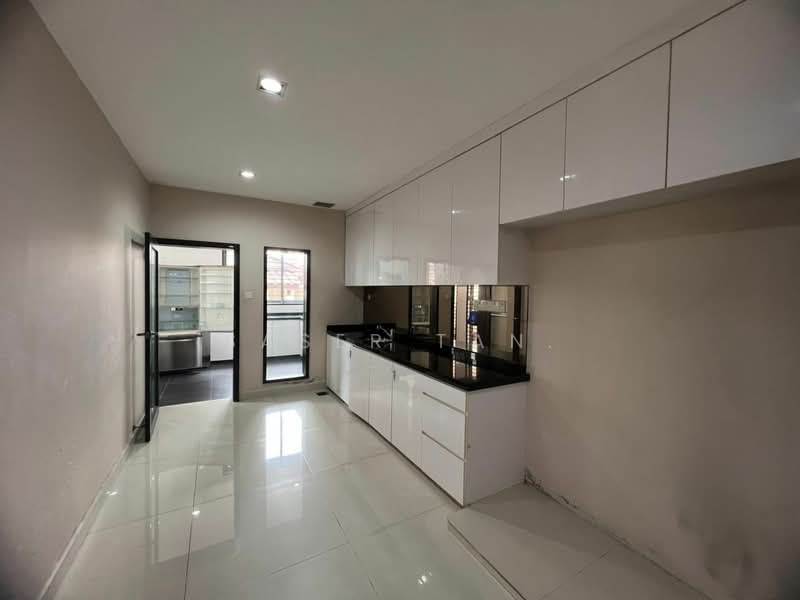 Commercial Bungalow for Rent in Taman Pelangi (Johor Bahru) - SASER TAN. - Kitchen - PropertyGuru.com.my