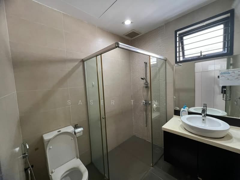 Commercial Bungalow for Rent in Taman Pelangi (Johor Bahru) - SASER TAN. - Bathroom - PropertyGuru.com.my