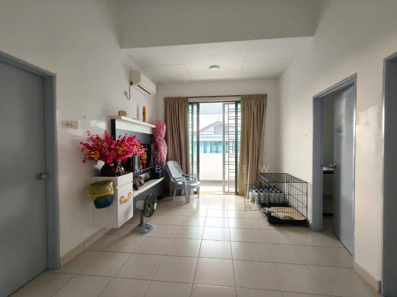 Rumah Teres 2 Tingkat untuk Dijual di Bandar Tiram (Ulu Tiram) - Amber Hew - Living Room - PropertyGuru.com.my
