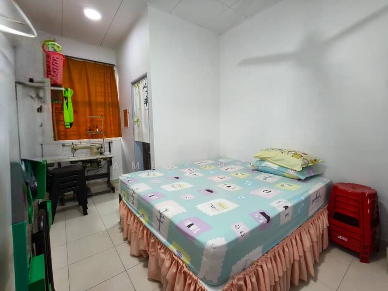 Rumah Teres 2 Tingkat untuk Dijual di Bandar Tiram (Ulu Tiram) - Amber Hew - Bedroom - PropertyGuru.com.my