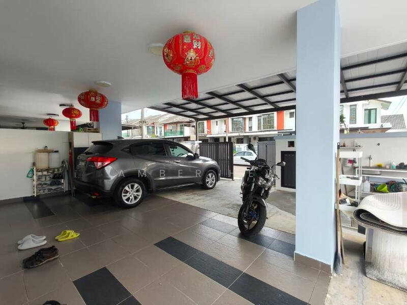 Rumah Teres 2 Tingkat untuk Dijual di Bandar Tiram (Ulu Tiram) - Amber Hew - Car Park - PropertyGuru.com.my