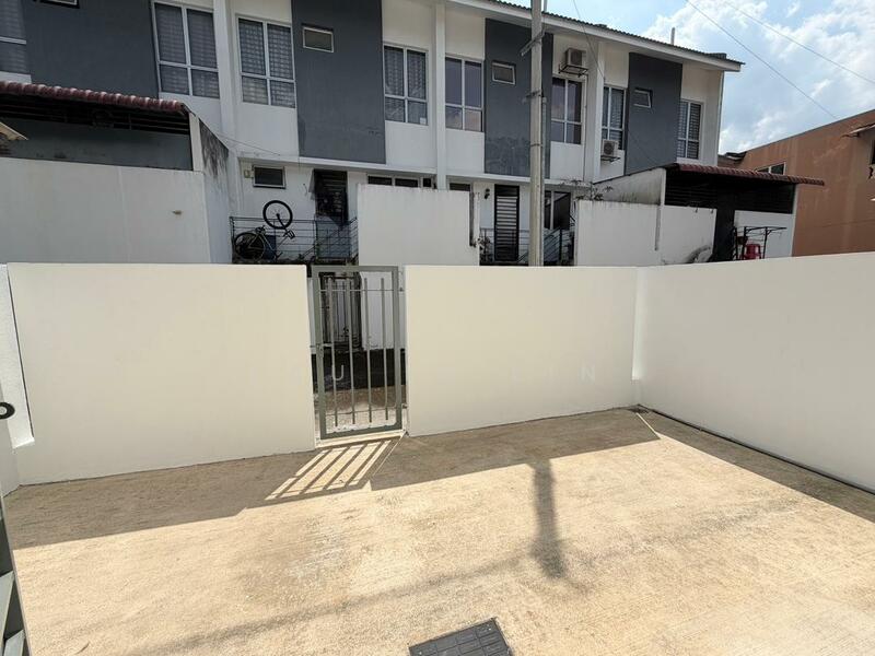 2-storey Terraced House for Rent in Rawang (Selangor) - Lau Ia Ein - Exterior - PropertyGuru.com.my