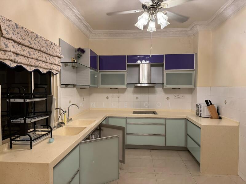 Condominium for Sale at Putra Marine Resort - Janice Ooi - Kitchen - PropertyGuru.com.my