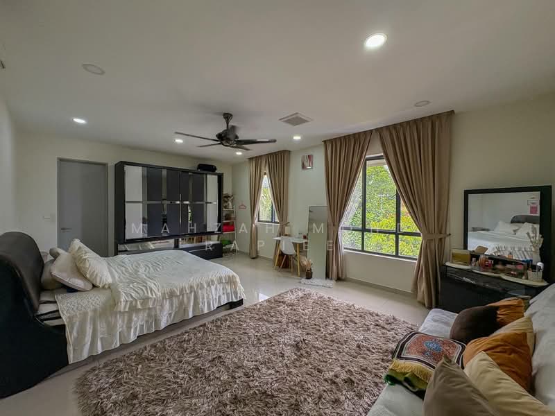 Semi-Detached House for Sale in Kajang (Selangor) - Mahzah Mohd Rapiee - Bedroom - PropertyGuru.com.my