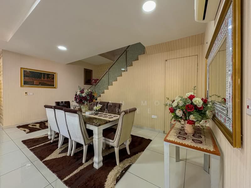 Semi-Detached House for Sale in Kajang (Selangor) - Mahzah Mohd Rapiee - Dining Room - PropertyGuru.com.my