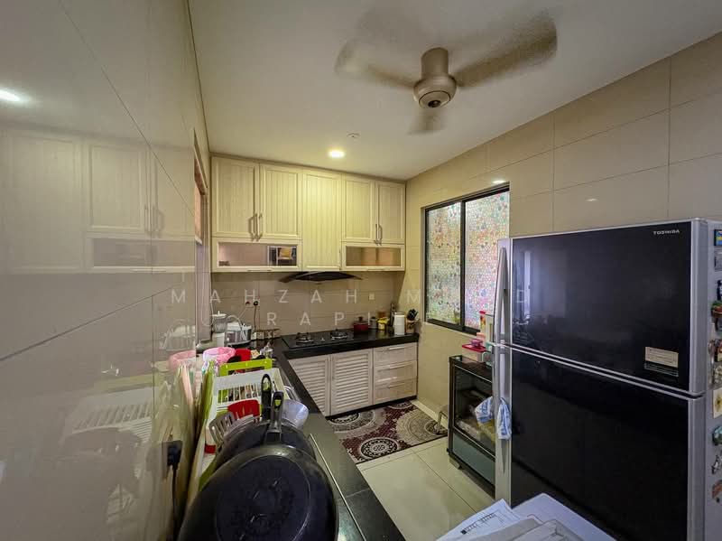 Semi-Detached House for Sale in Kajang (Selangor) - Mahzah Mohd Rapiee - Kitchen - PropertyGuru.com.my