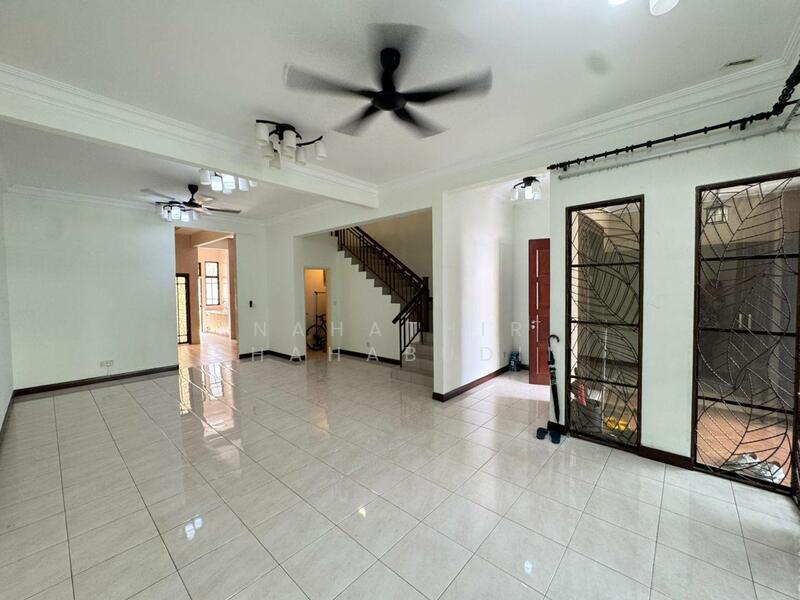 Greenlane @ Bukit Jelutong untuk Untuk Dijual - RM 880,000, Mac 2026 - Living Room - PropertyGuru.com.my