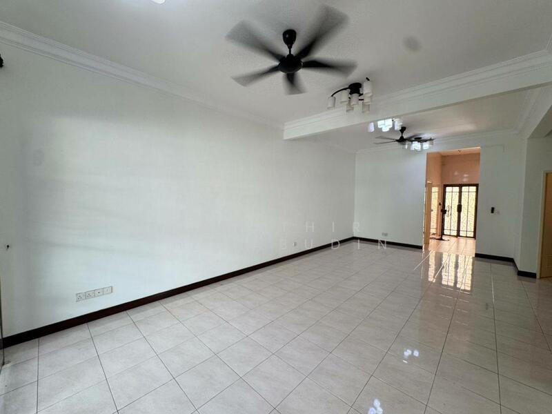 Greenlane @ Bukit Jelutong untuk Untuk Dijual - RM 880,000, Mac 2026 - Living Room - PropertyGuru.com.my