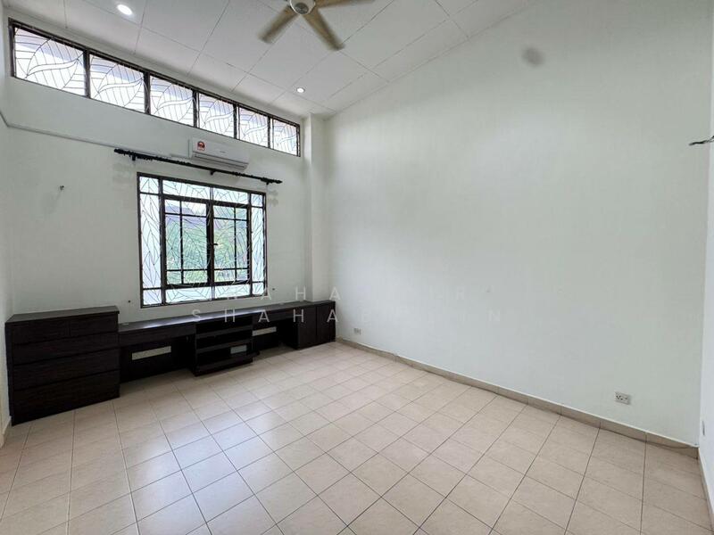 Greenlane @ Bukit Jelutong untuk Untuk Dijual - RM 880,000, Mac 2026 - Living Room - PropertyGuru.com.my
