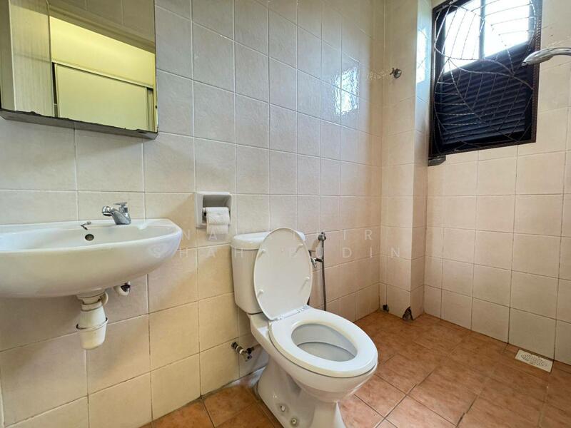 Greenlane @ Bukit Jelutong untuk Untuk Dijual - RM 880,000, Mac 2026 - Bathroom - PropertyGuru.com.my