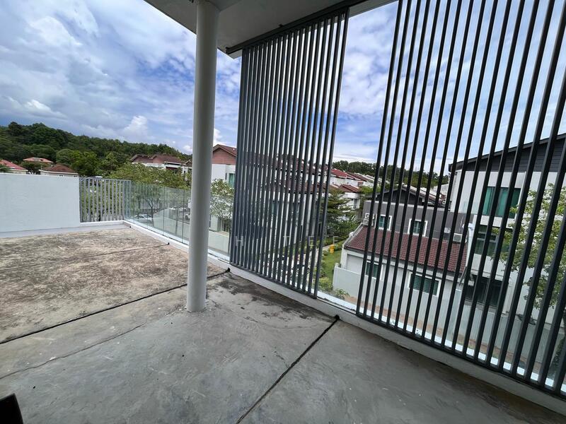 3-storey Terraced House for Sale in Seksyen 11 (Kota Damansara) - JH Tee - Balcony - PropertyGuru.com.my