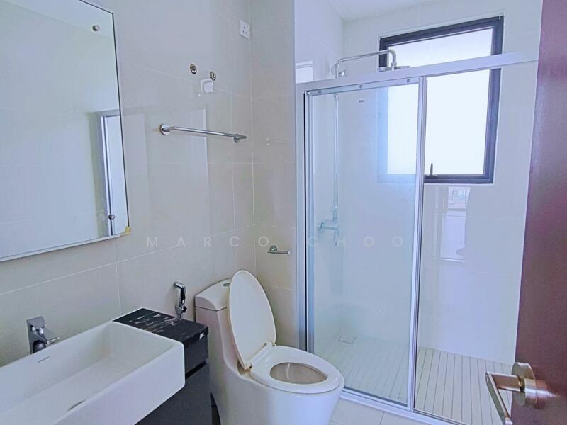 Royal Strand @ Country Garden Danga Bay untuk Untuk Dijual - RM 850,000, Mac 2026 - Bathroom - PropertyGuru.com.my